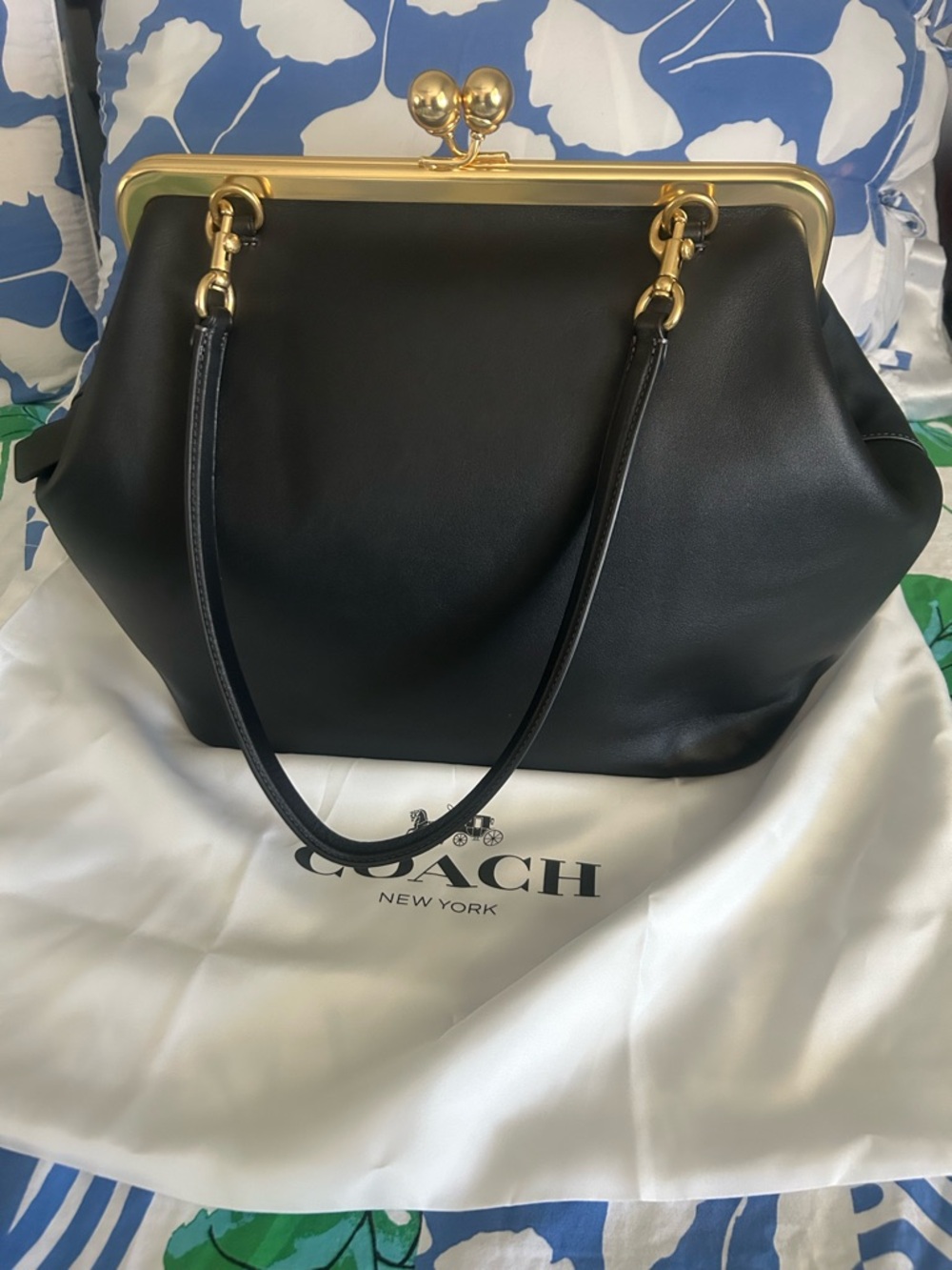 Coach Black Leather Kiss-Lock Frame Wristlet with Gold Hardware - Picture 4 of 13